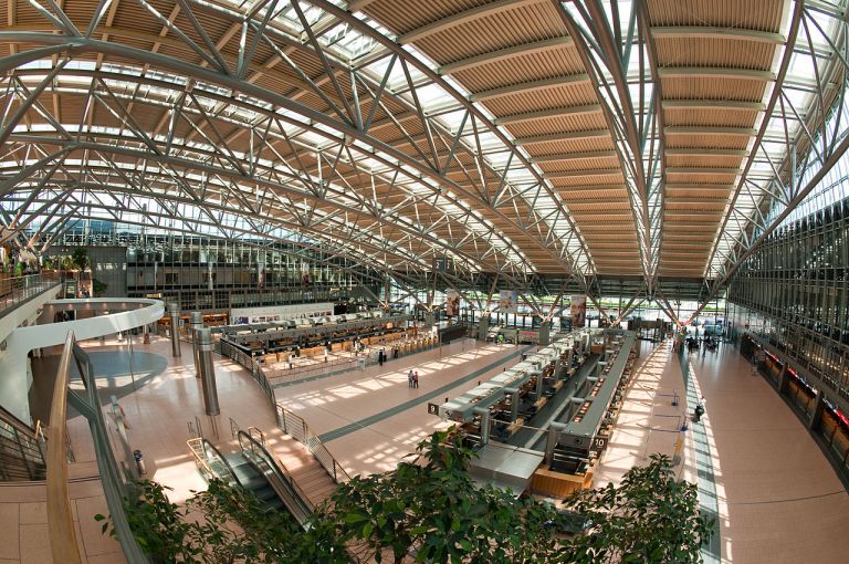 aviation-Hamburg-Airport-criticizes-the-federal-police-and-Frasec