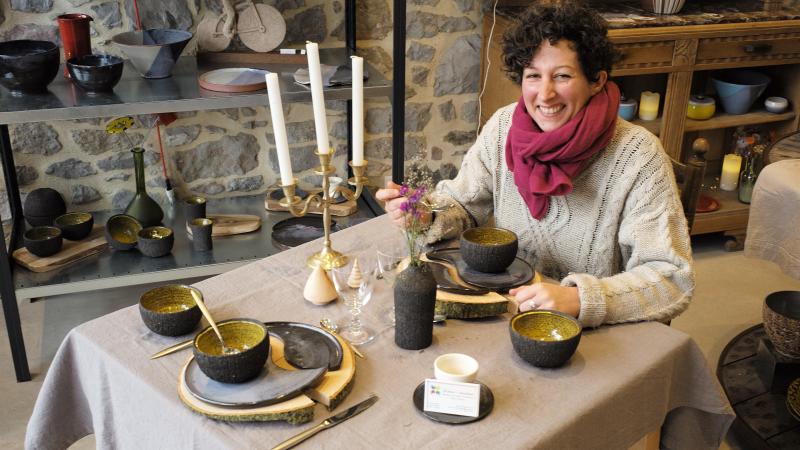 Agnès Pouleur a ouvert sa boutique avec des objets de créateurs et artisans.