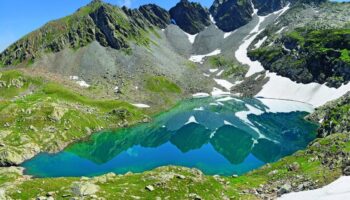 , Plongez dans la beauté des lacs des Pyrénées avec le livre de Laurent Doldi